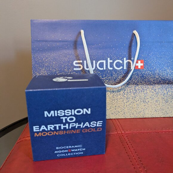 Swatch × Omega BIOCERAMIC MOONSWATCH Mission to Earthphase Gold - Picture 6 of 9